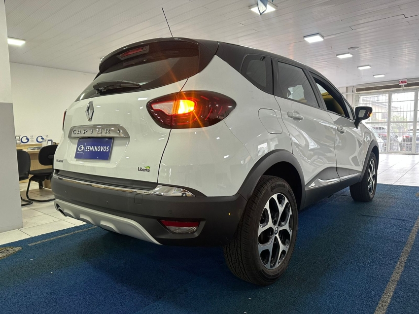 renault captur 1.6 16v sce flex intense x-tronic 5p automatico 20209