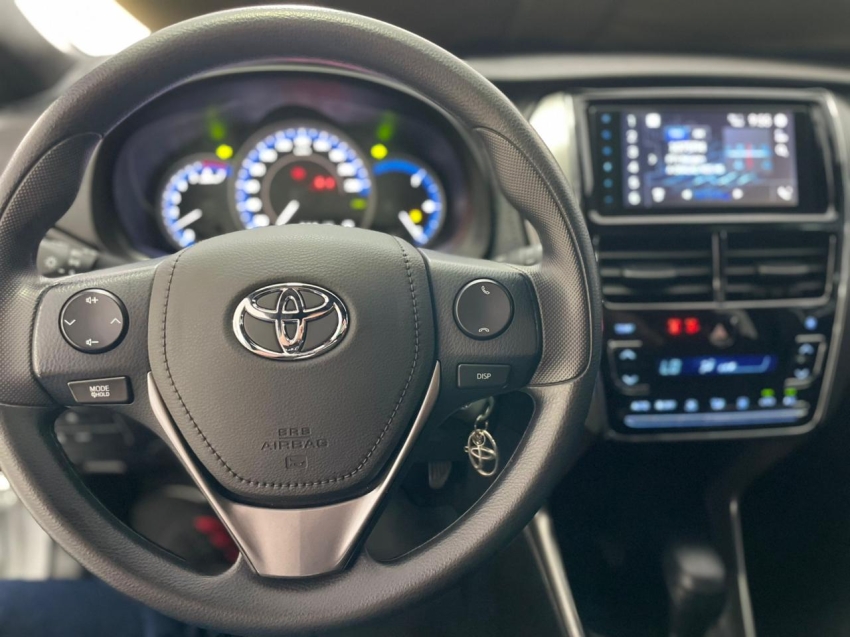 toyota yaris 1.5 16v flex xl multidrive 5p automatico 202514