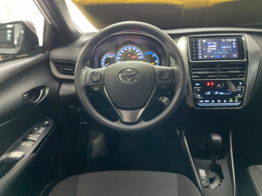 toyota yaris 1.5 16v flex xl multidrive 5p automatico 202516