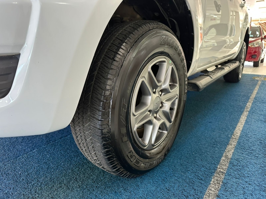 ford ranger 2.2 xls 4x2 cd 16v diesel 4p automatico 202115