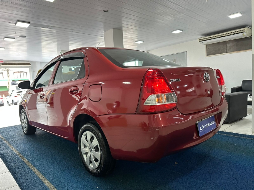 toyota etios 1.5 x sedan 16v flex 4p manual 20145