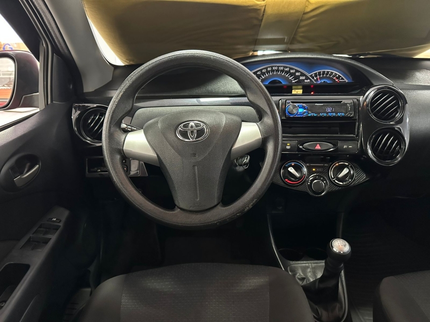 toyota etios 1.5 x sedan 16v flex 4p manual 201416