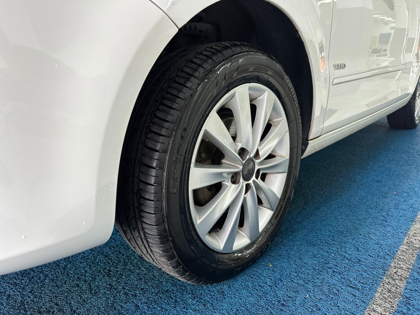 volkswagen fox 1.0 mi 8v flex 4p manual 20113