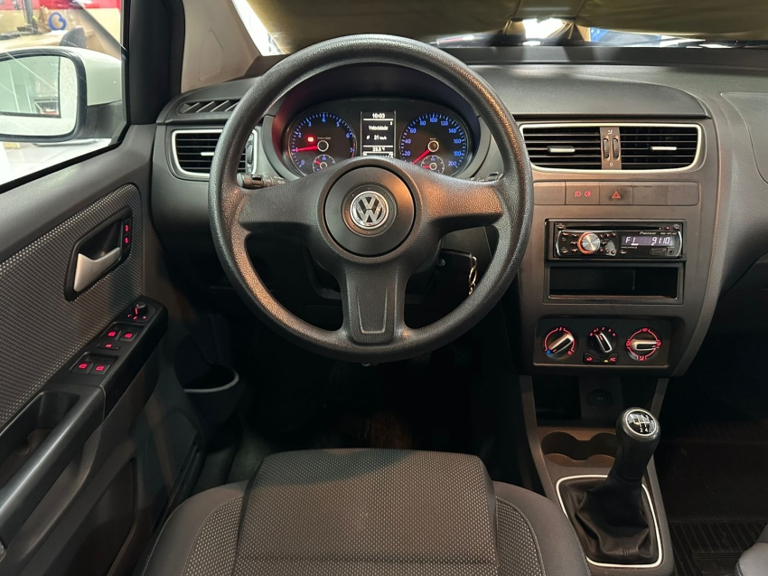 volkswagen fox 1.0 mi 8v flex 4p manual 201115