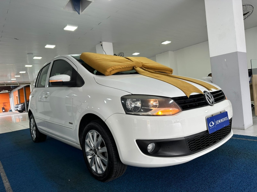 volkswagen fox 1.0 mi 8v flex 4p manual 2011