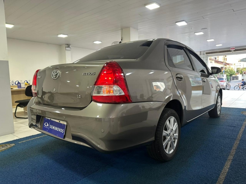 toyota etios 1.5 x plus sedan 16v flex 4p automatico 20197
