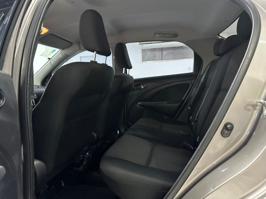toyota etios 1.5 x plus sedan 16v flex 4p automatico 201911