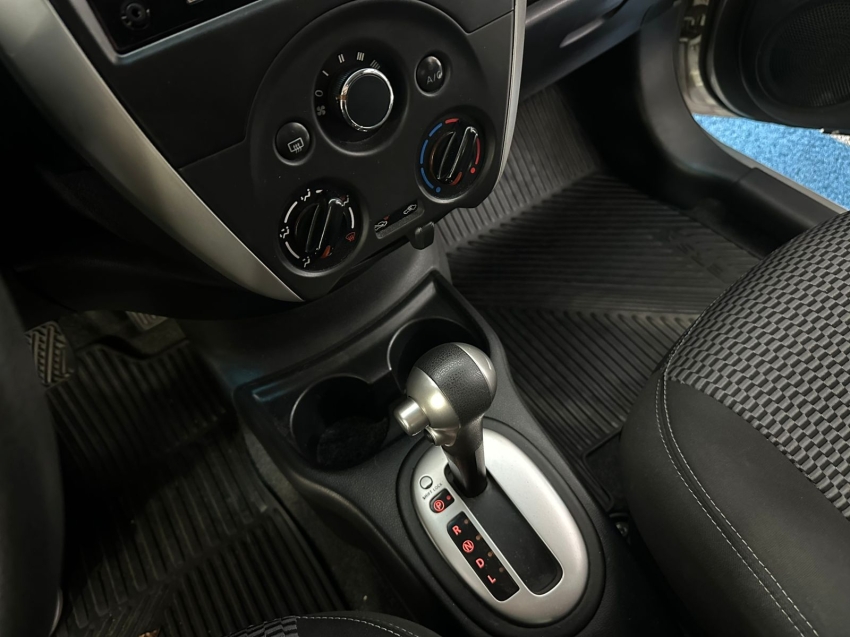 nissan versa 1.6 16v flexstart sv 4p xtronic flex automatico 202014