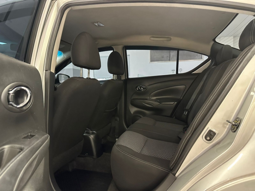 nissan versa 1.6 16v flexstart sv 4p xtronic flex automatico 202016