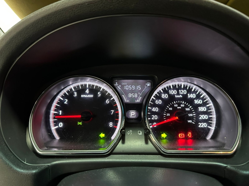 nissan versa 1.6 16v flexstart sv 4p xtronic flex automatico 202011