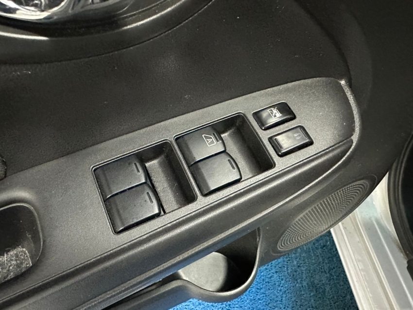 nissan versa 1.6 16v flexstart sv 4p xtronic flex automatico 202010