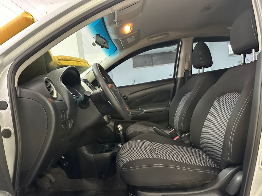 nissan versa 1.6 16v flexstart sv 4p xtronic flex automatico 20209