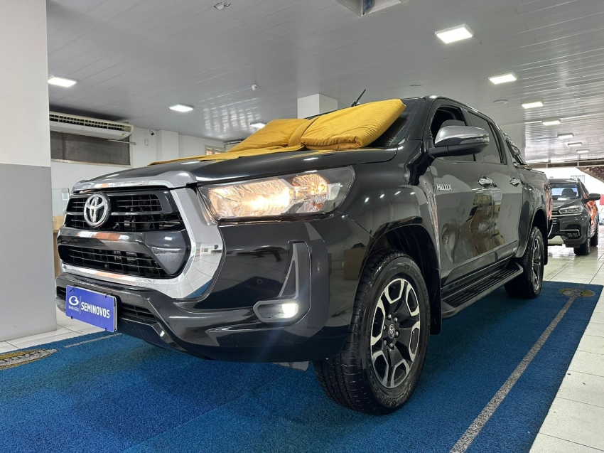 toyota hilux 2.8 d-4d turbo diesel cd srv 4x4 automatico 5p 20213