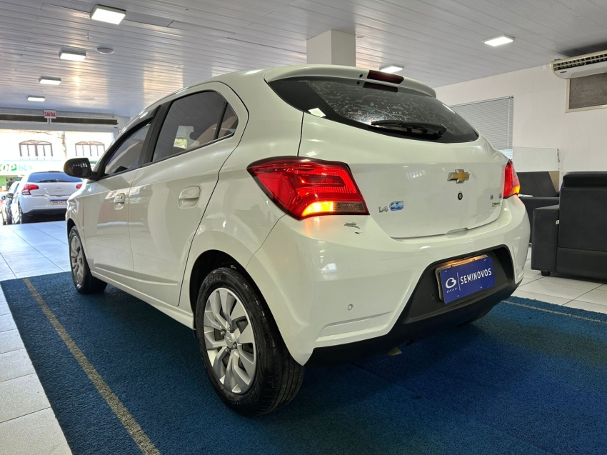 chevrolet onix 1.0 mpfi lt 8v flex 4p manual 5p 201716