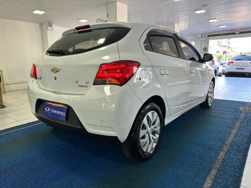 chevrolet onix 1.0 mpfi lt 8v flex 4p manual 5p 201715