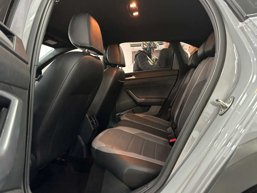 volkswagen nivus 1.0 200 tsi total flex highline automatico 5p 202210
