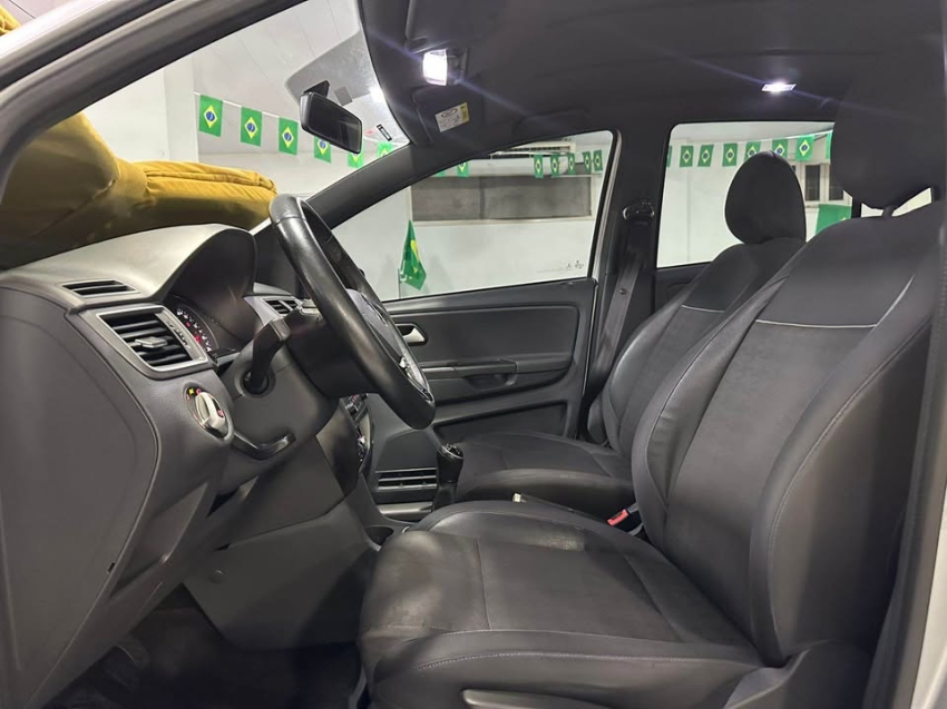 volkswagen fox 1.0 mpi track 12v flex 4p manual 5p 201614