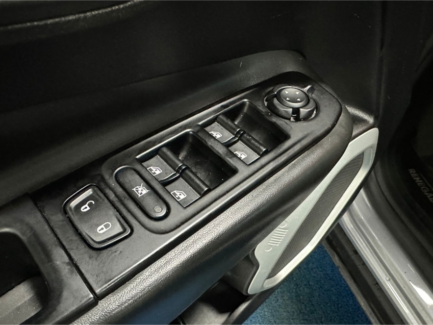 jeep renegade 1.8 16v flex longitude 4p automatico 5p 20214