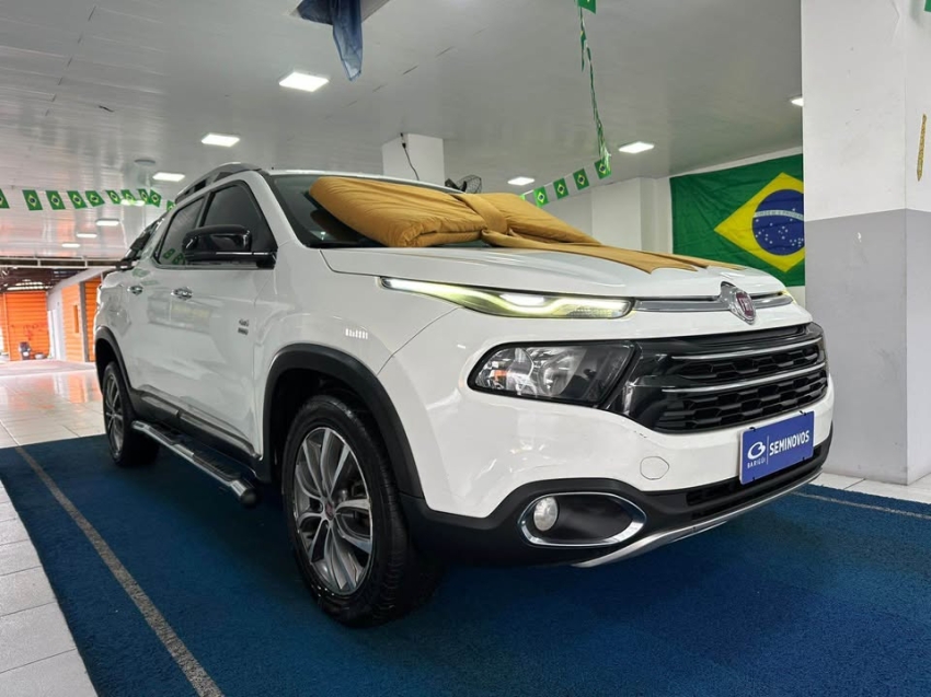 fiat toro 2.0 16v turbo diesel volcano 4wd at9 5p automatico 2019