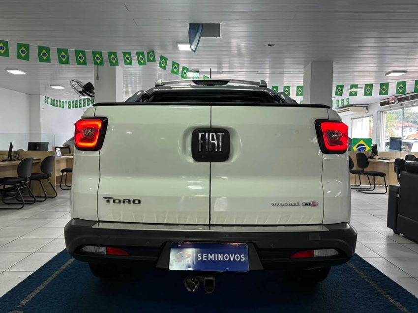 fiat toro 2.0 16v turbo diesel volcano 4wd at9 5p automatico 201913