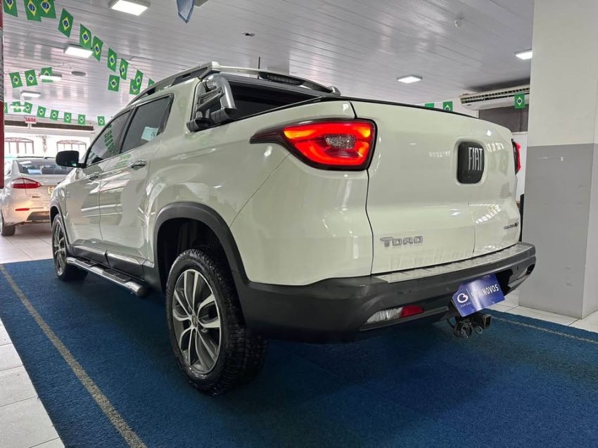 fiat toro 2.0 16v turbo diesel volcano 4wd at9 5p automatico 201915