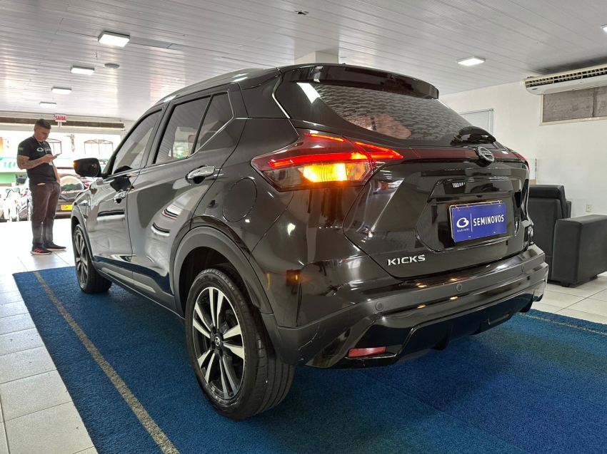 nissan kicks 1.6 16v flexstart exclusive xtronic flex 5p automatico 202216