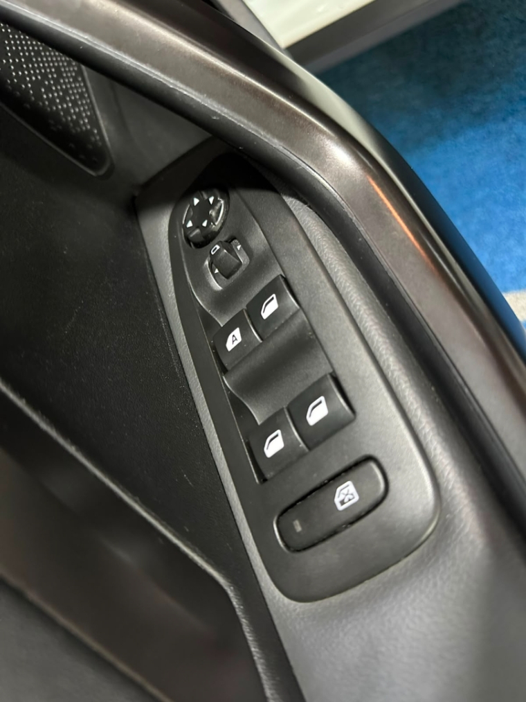 peugeot 2008 1.6 16v flex griffe 4p automatico 5p 20194