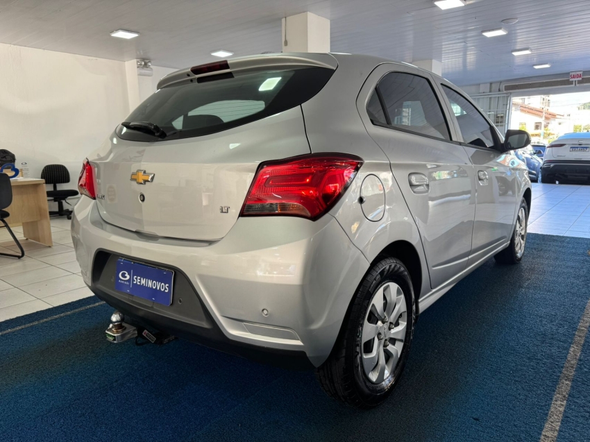 chevrolet onix 1.0 mpfi lt 8v flex 4p manual 5p 201816