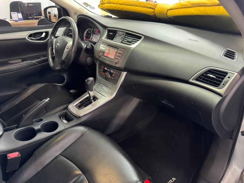 nissan sentra 2.0 sv 16v flex 4p automatico 5p 201512