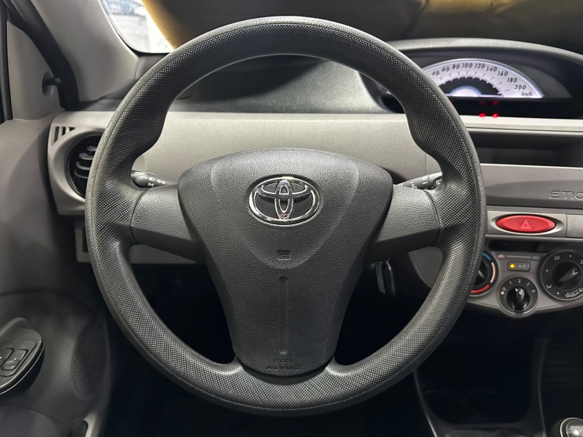 toyota etios 1.5 xls 16v flex 4p manual 5p 201313