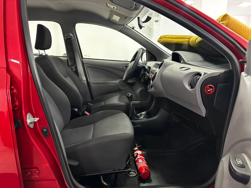 toyota etios 1.5 xls 16v flex 4p manual 5p 201312