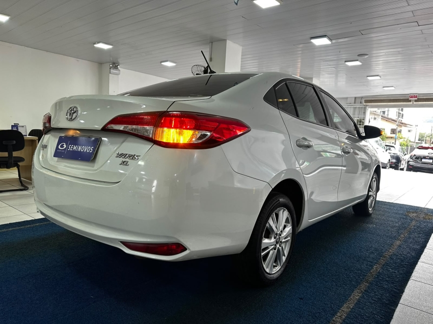 toyota yaris 1.5 16v flex sedan xl live multidrive 5p automatico 20206