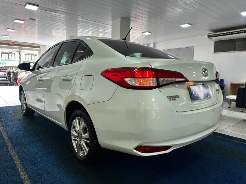 toyota yaris 1.5 16v flex sedan xl live multidrive 5p automatico 20204