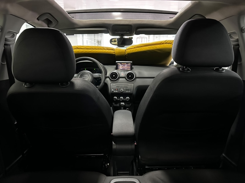 audi a1 1.4 tfsi attraction 16v 122cv gasolina 4p automatico 5p 201313