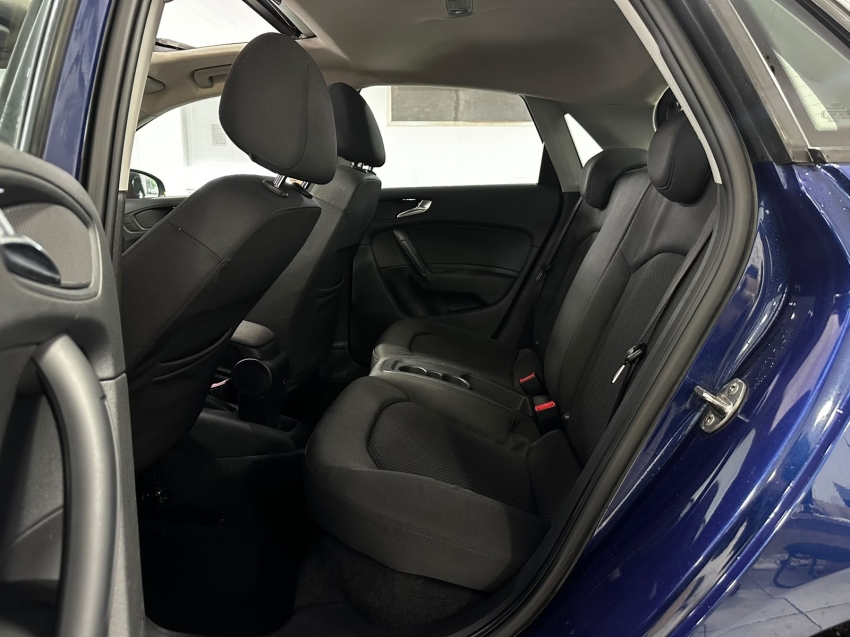 audi a1 1.4 tfsi attraction 16v 122cv gasolina 4p automatico 5p 201318