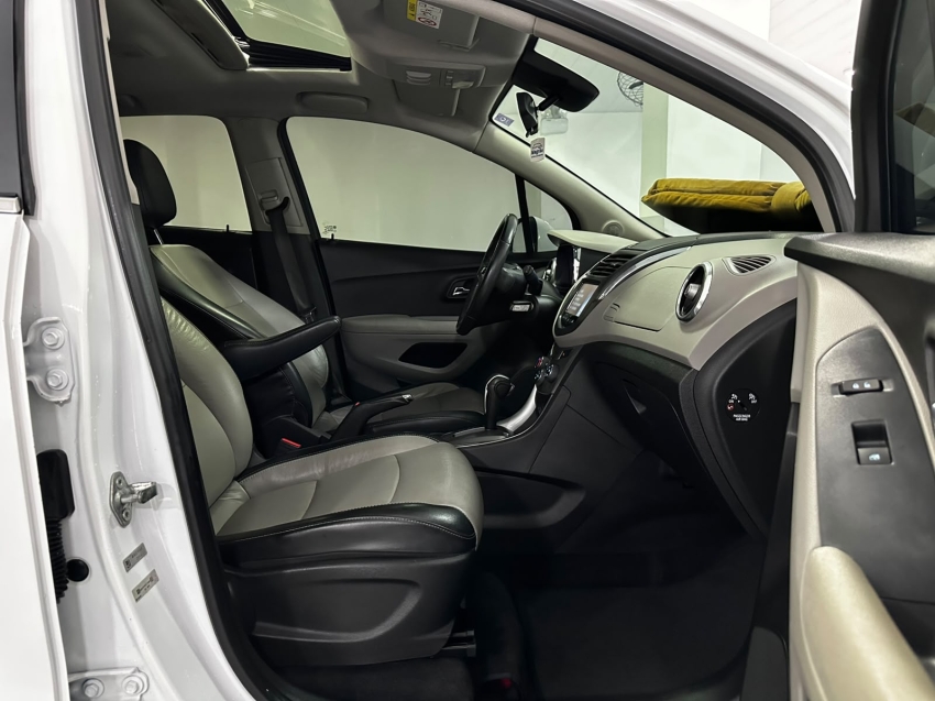 chevrolet tracker 1.8 mpfi ltz 4x2 16v flex 4p automatico 5p 201510