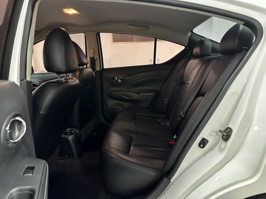 nissan versa 1.6 16v flex sl 4p xtronic 5p automatico 201812