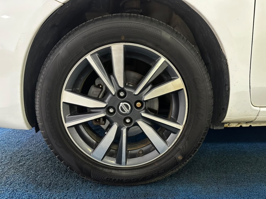 nissan versa 1.6 16v flex sl 4p xtronic 5p automatico 201817