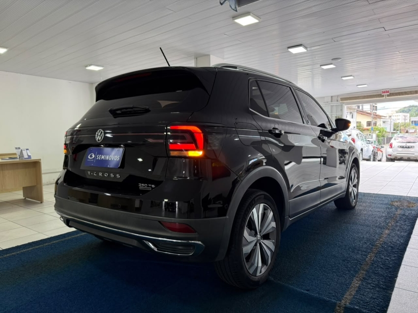 volkswagen t-cross 1.4 250 tsi total flex highline automatico 5p 202017