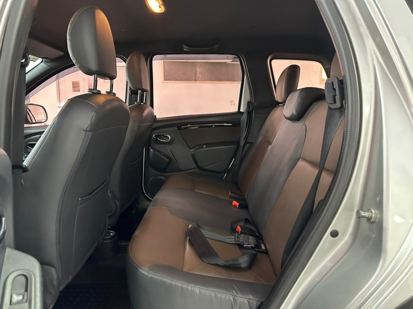 renault duster 2.0 dynamique 4x2 16v flex 4p automatico 5p 201613