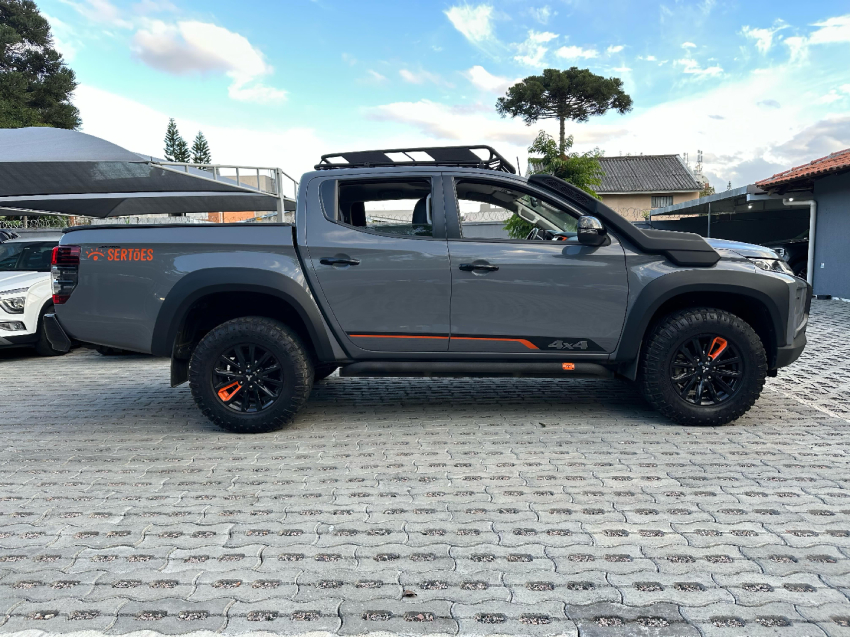 mitsubishi triton 2.4 biturbo diesel hpe-s 4x4 automatico 2024