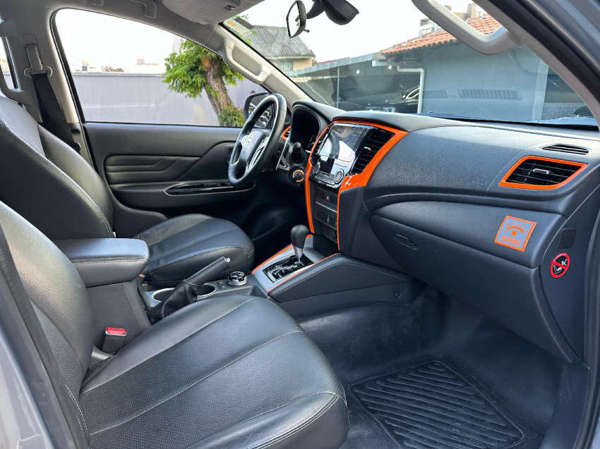 mitsubishi triton 2.4 biturbo diesel hpe-s 4x4 automatico 2024