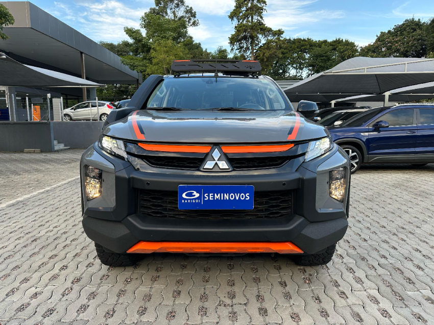 mitsubishi triton 2.4 biturbo diesel hpe-s 4x4 automatico 2024