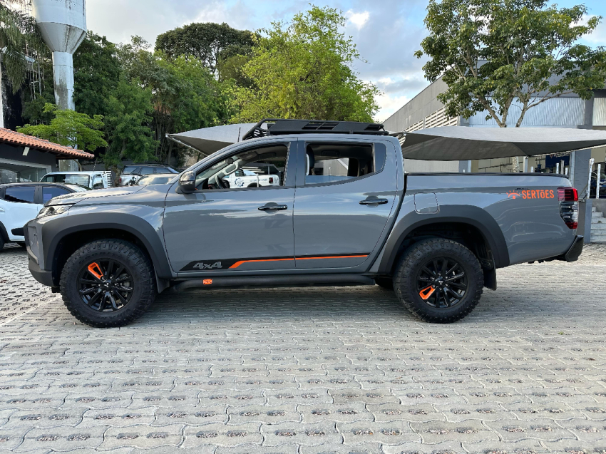 mitsubishi triton 2.4 biturbo diesel hpe-s 4x4 automatico 2024
