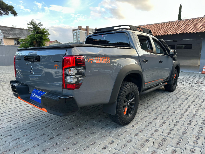 mitsubishi triton 2.4 biturbo diesel hpe-s 4x4 automatico 2024