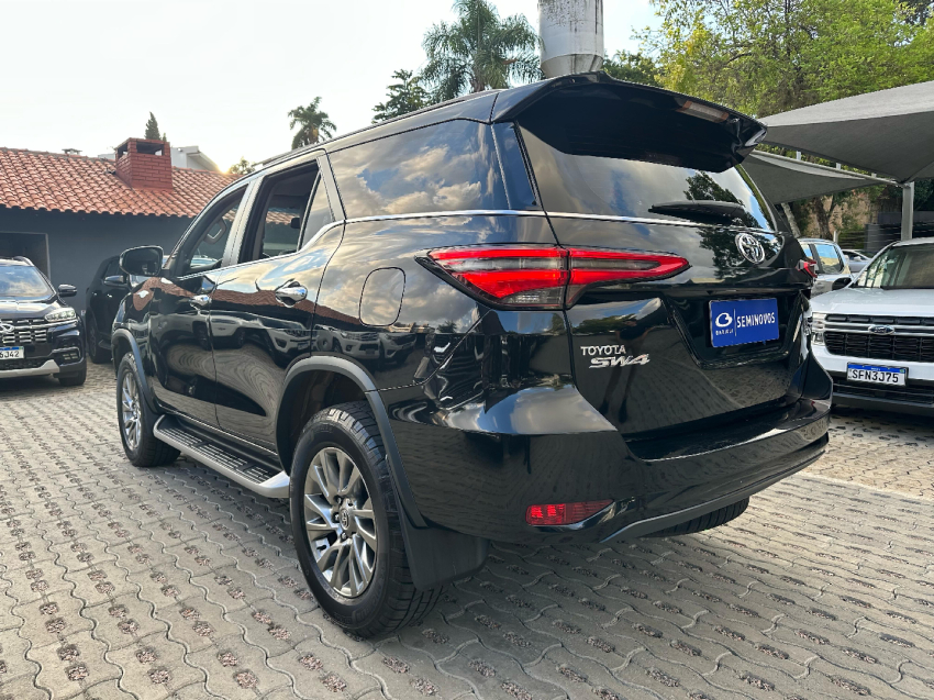 sw4 srx 4x4 2.8 tb 5lug 2021/2021