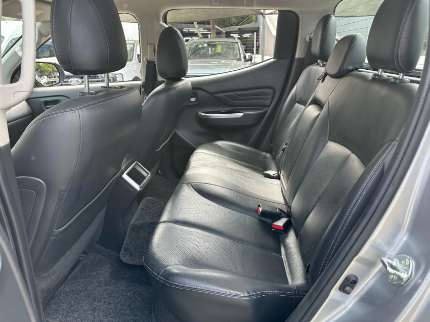 l-200 cd triton sport hpe-s 4x4 2.4 2022/2023