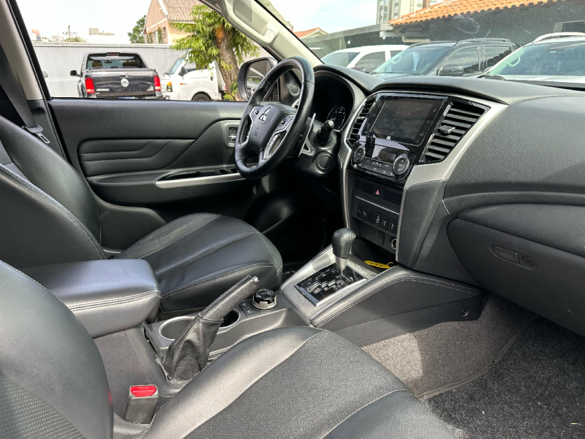 l-200 cd triton sport hpe-s 4x4 2.4 2022/2023