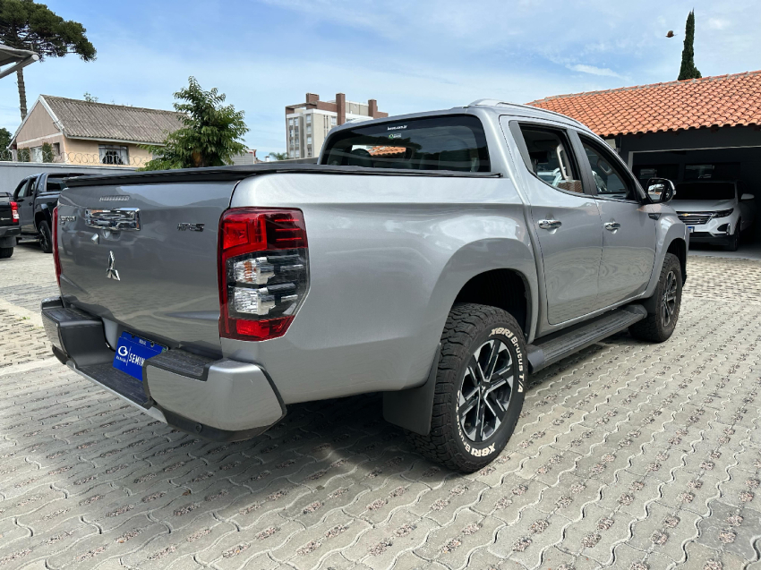 l-200 cd triton sport hpe-s 4x4 2.4 2022/2023