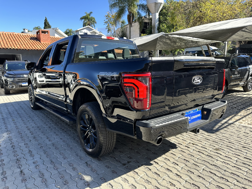 f-150 lariat black 4x4 5.0 at 4p 2024/2024